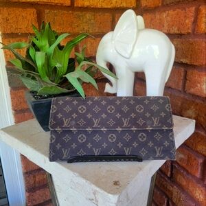Authentic LV Continental wallet
